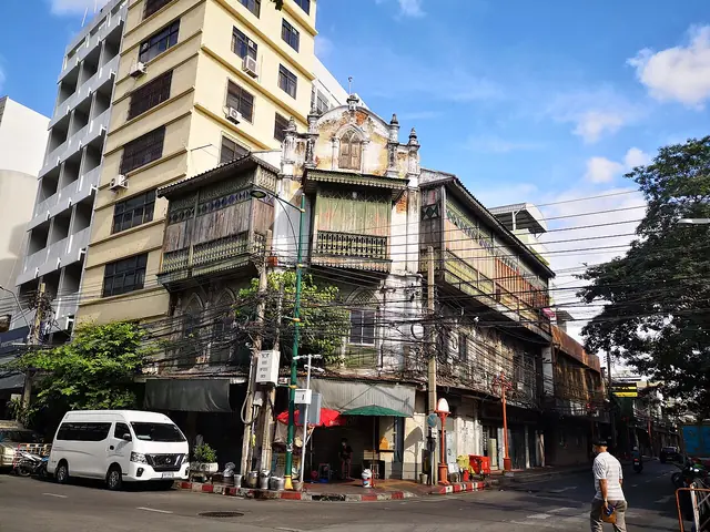 Old shophouses on Song Wat Road